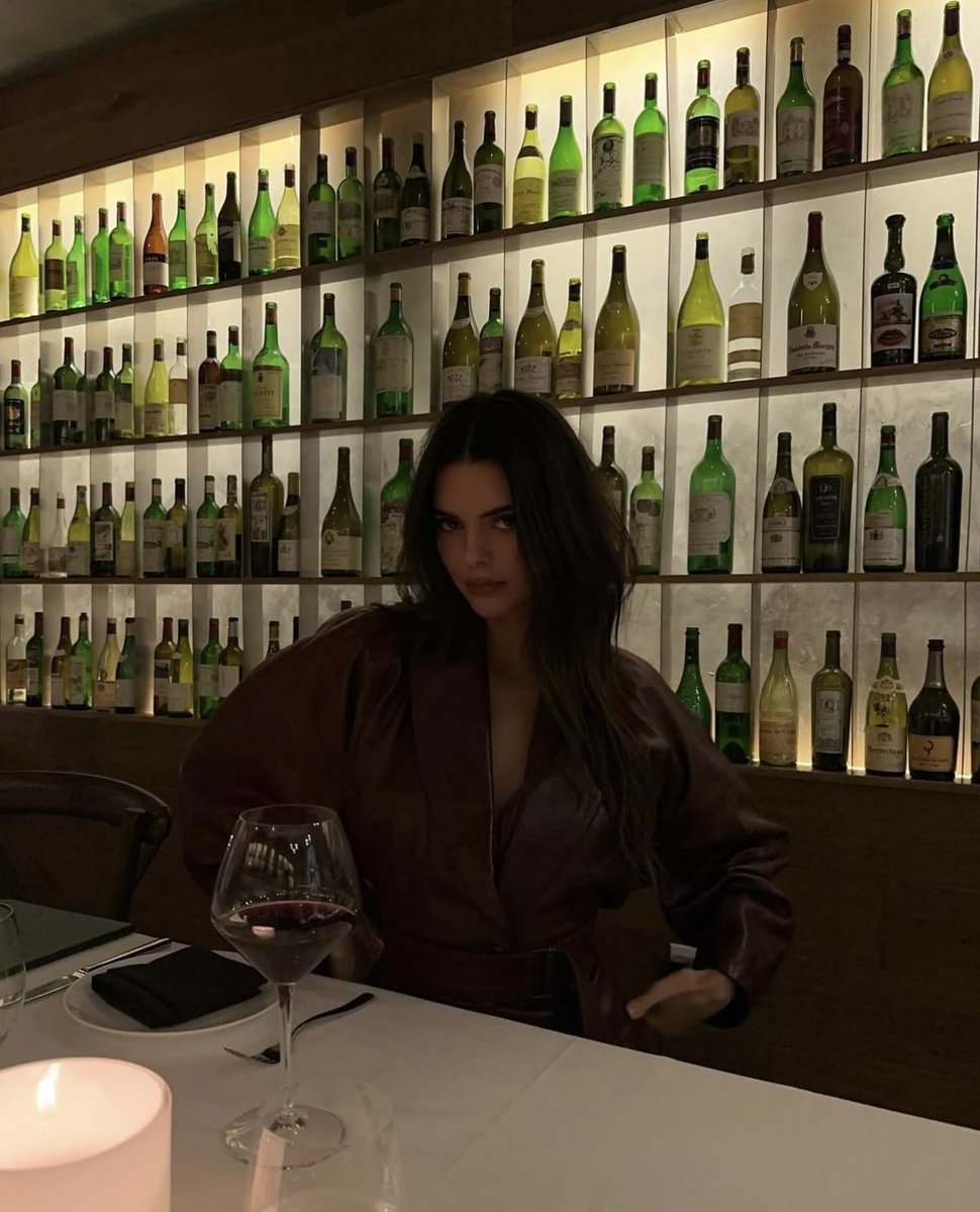 JennerItGirls's tweet photo. dates with kendall jenner https://t.co/uPpSOiZhnK