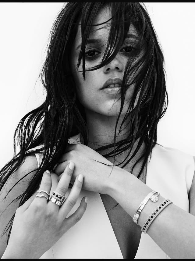 ScreenReplica's tweet photo. no words. just jenna ortega. https://t.co/nOKlo2skn6