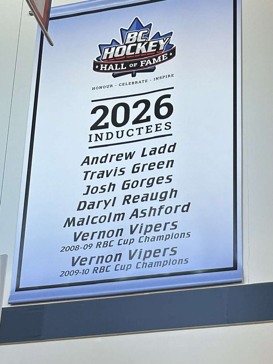 VernonVipers's tweet photo. Your ‘08-‘09 & ‘09-‘10 Vernon Vipers were inducted into the BC Hockey Hall of Fame last night in Penticton. Check it out! ❤️ #bchl #vernonvipers #bchhof https://t.co/e55xUt3h45