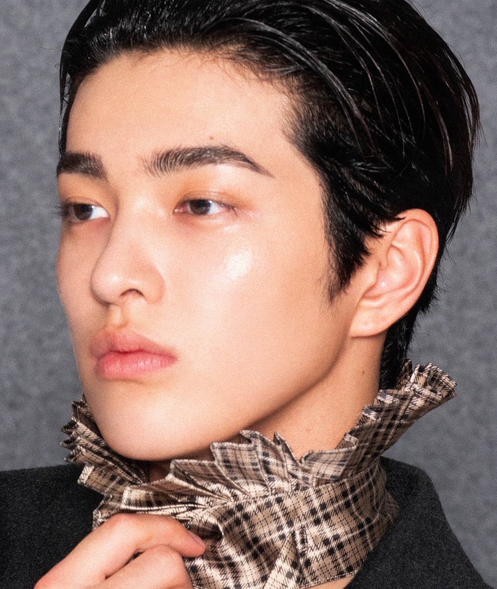 eomcoertis's tweet photo. KEONHO X DIOR https://t.co/UGyNBoJfrK