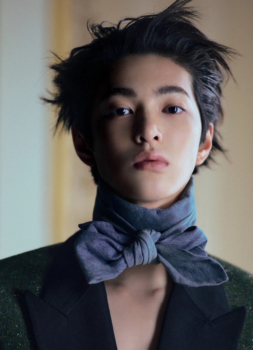 eomcoertis's tweet photo. KEONHO X DIOR https://t.co/UGyNBoJfrK