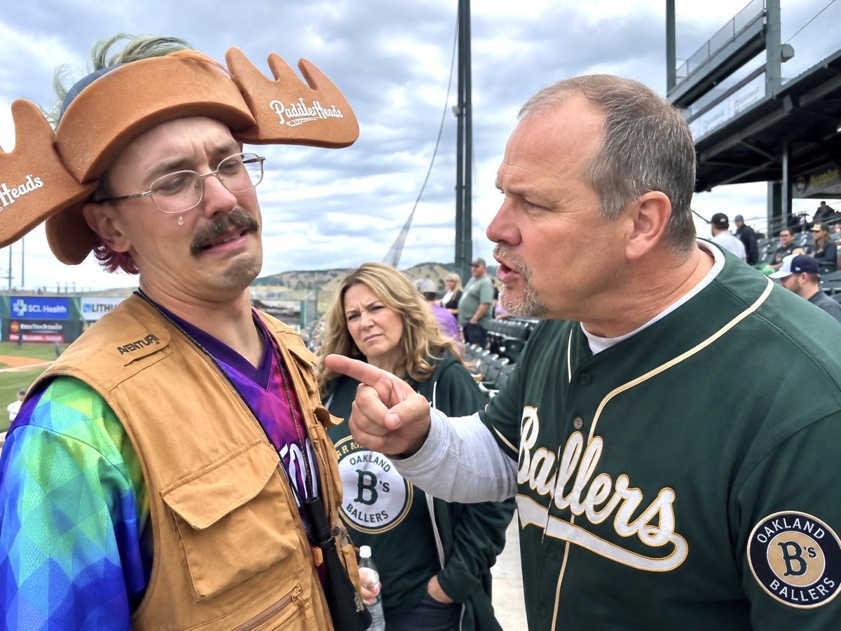 theharmonizer70's tweet photo. This past June Linda and I dragged our asses to Montana to cheer on the @OaklandBallers only to get bitched at by @GoPaddleHeads spokesman. I’ll risk catching a stray bullet at a Ballers game but I draw the line at Montana’s cocksucking village idiot disrespecting my wife. https://t.co/ixRAUtyuUp