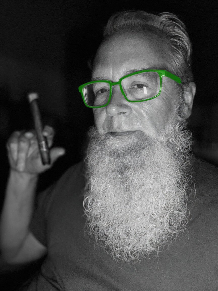 cigarmike's tweet photo. Chicago to Memphis today. That’s a long drive for an old man. Sunday smoky smoke is the Drew Estate El Tigre. #StogieTime https://t.co/figaBculdl