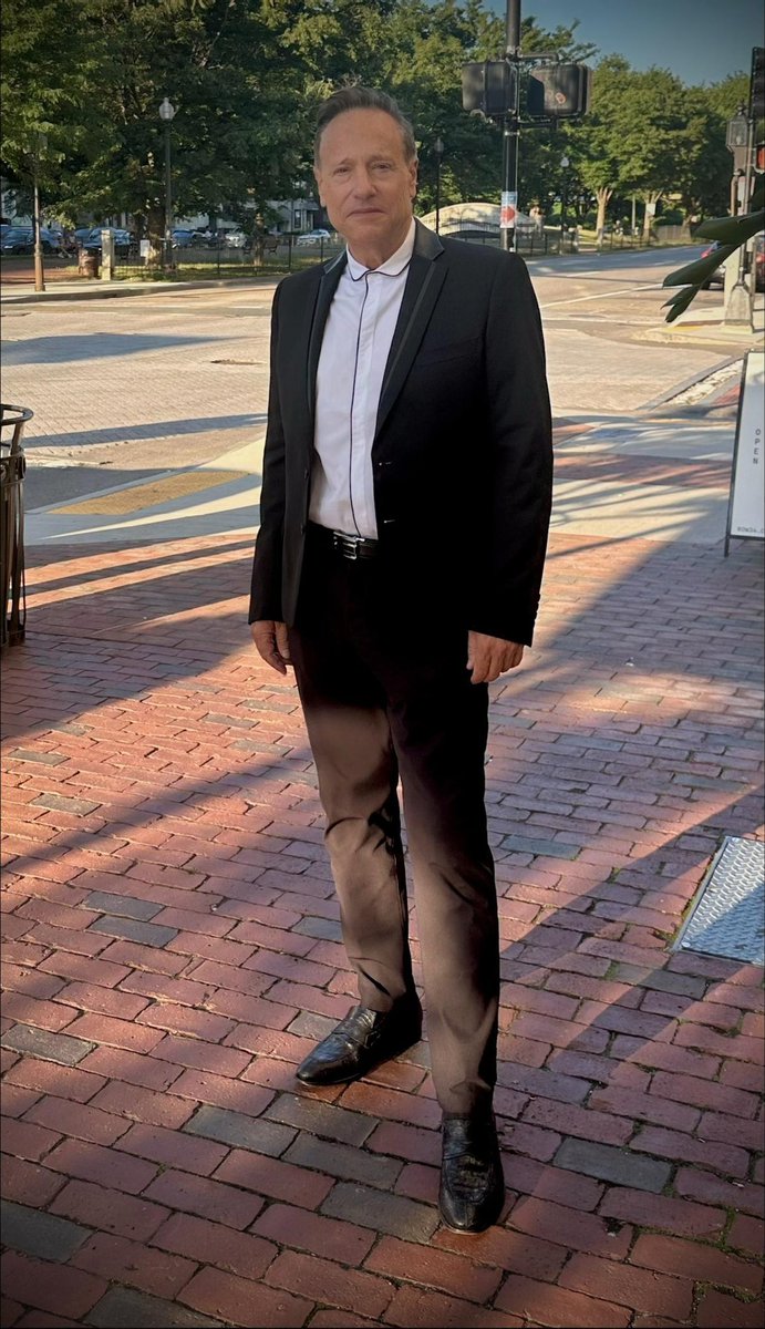 CMichaelGibson's tweet photo. On my way to see @YujaWang at the New England Conservatory 

She is a Rock Star 

https://t.co/KgMQCkDCNr https://t.co/w0xASBs9nT