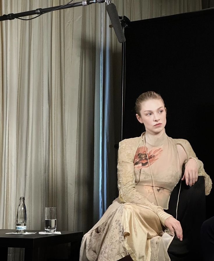 INFO Hunter Schafer BR tweet media