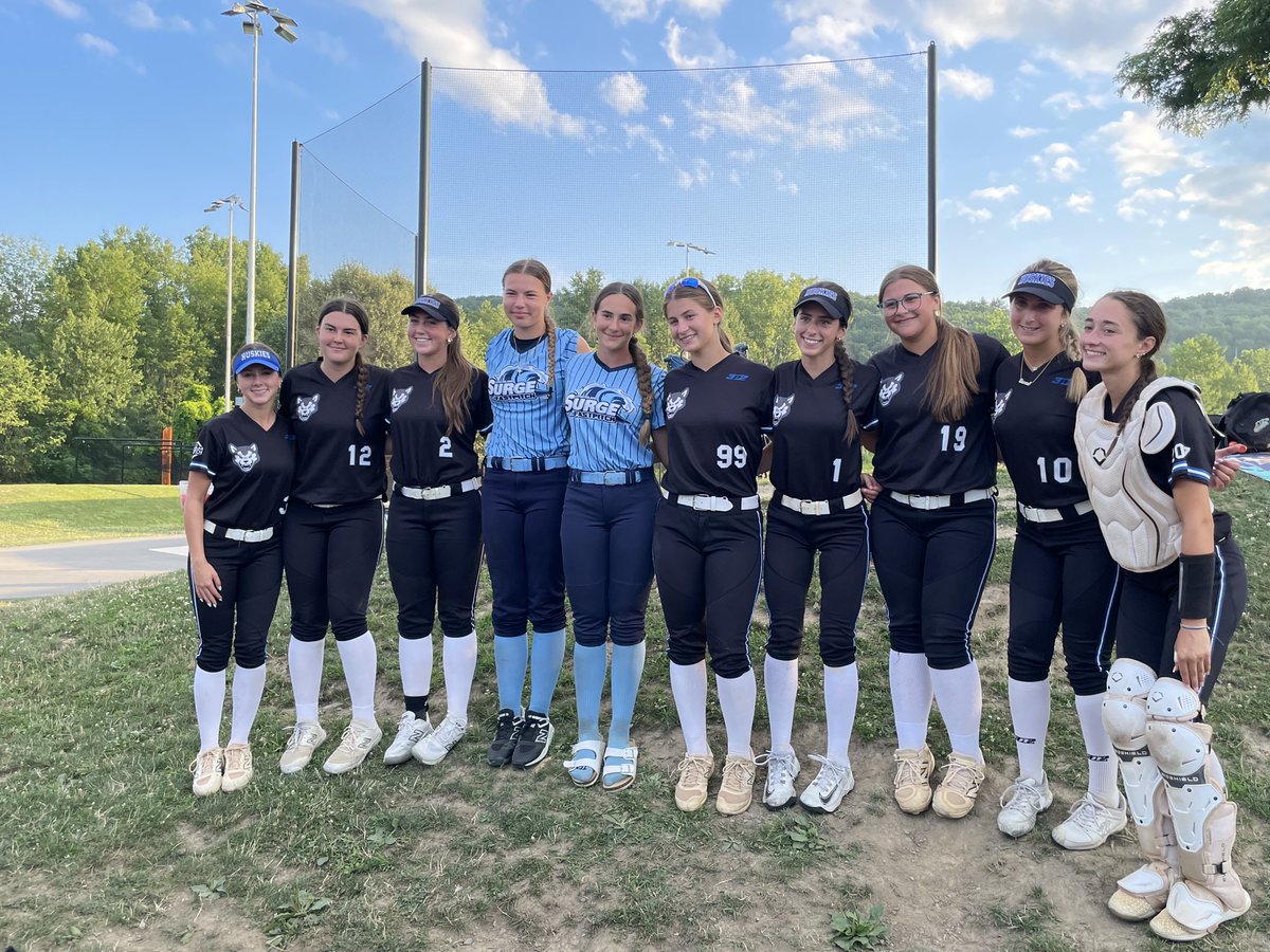 laurenleo2027's tweet photo. Great to see our Mepham teammates @BluechipSoftbal Stop DWI Tournament! @Mepham_Softball @fastpitchwatch @IHartFastpitch @gatorjack72 @estatehuskiesli @CoastRecruits @SBRRetweets @tagupSoftball @ImpactRetweets @scan1ansports @bench424nmore @UncommittedUTR https://t.co/WQ1xMNkI4X