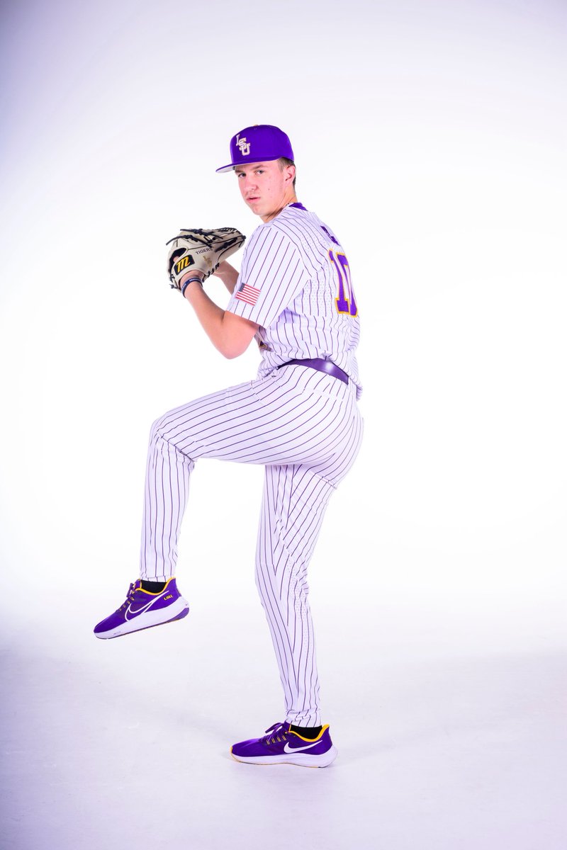 andrechampagnee's tweet photo. BREAKING: Top #LSU signee Cooper Sides is turning down professional baseball and will play for Jay Johnson and Co. in Baton Rouge.

“I have confidence that I can go to school and become a No. 1 overall pick,” he told @Geaux247 

Monumental pickup.

MORE: https://t.co/UMGJaPelwZ https://t.co/8CWJrSP9Yk