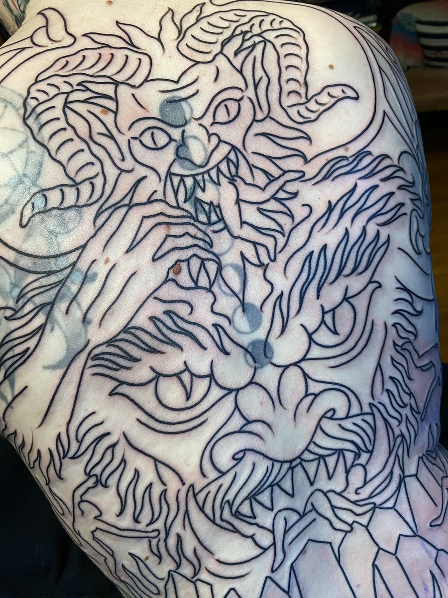 sallahxx's tweet photo. Back started 

#tattoo #tattoos #trad #traditional #TattooLife #tattooed https://t.co/1XYnkI0Zc7