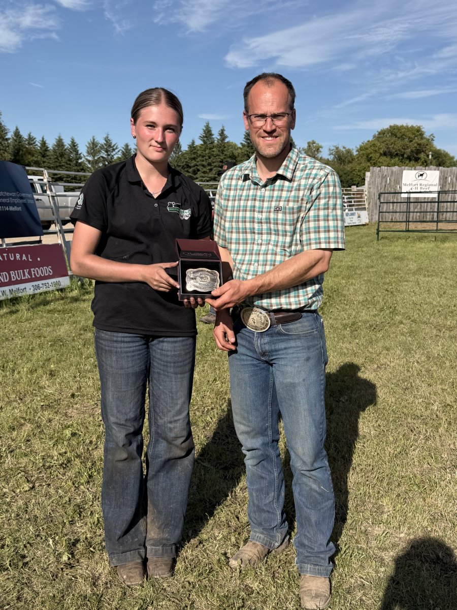 GatewayVetSrvc's tweet photo. Gateway Vet Services is proud to support our local 4-H clubs! π
Gateway sponsored the Beatty 4-H Beef Club Reserve Champion Female banner as well as the Melfort Regional show Supreme Champion Female.
Congrats to these 4-Hers!
#4H #learntodobydoing #gatewayvet https://t.co/almhNnTfrO