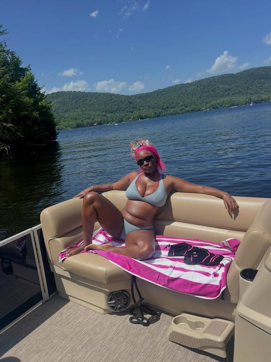 AlbumTalksHQ's tweet photo. Amaarae stuns in new photos from her 32nd birthday celebration 🤩📸 https://t.co/XNmCN89n2N