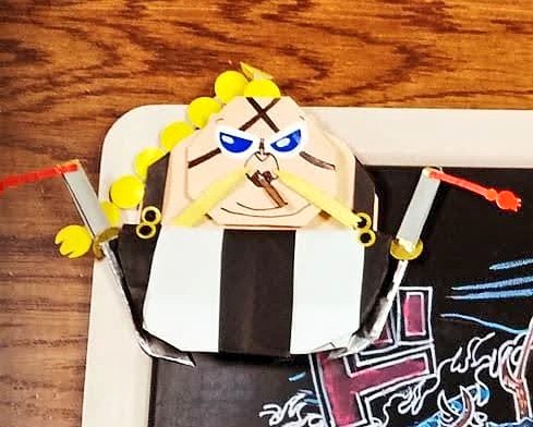 MFamily26720's tweet photo. クイーン＆キングバームお誕生日おめでとう㊗️🎉
娘達にONEPIECE折り紙頼まれて作り始めて124番目と328番目に作ったキャラ✨
（小学生の時に長女が描いたクイーン付き✨🤗）
#ONEPIECE
#クイーン生誕祭2026
#クイーン誕生祭2026
#キングバーム生誕祭2026
#キングバーム誕生祭2026
#折り紙
#娘イラスト https://t.co/qxYsn0k6rL