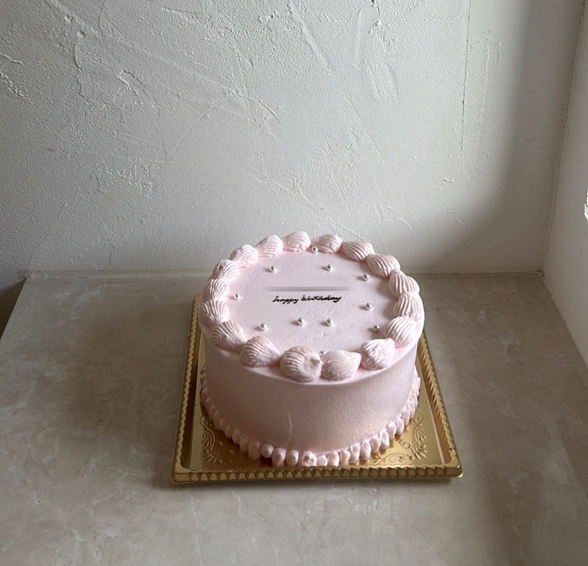 ten6v6ten's tweet photo. kinariはハイクオリティなオーダーケーキが出来るから、お祝い事の時はよくお願いしてる🧁♡
きび砂糖でできてて、甘すぎず本当に本当に美味しい🫪 https://t.co/GG5Bm9XGLT