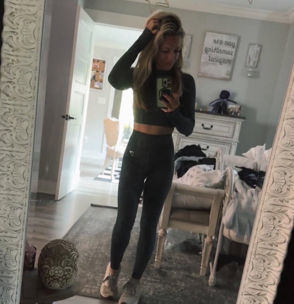 Amand032's tweet photo. Hey, you. Keep showing up. The mirror doesn't always tell the whole story.
You've survived every hard day you've ever had. You'll survive this one too. 🖤 https://t.co/QkvW8P71lC