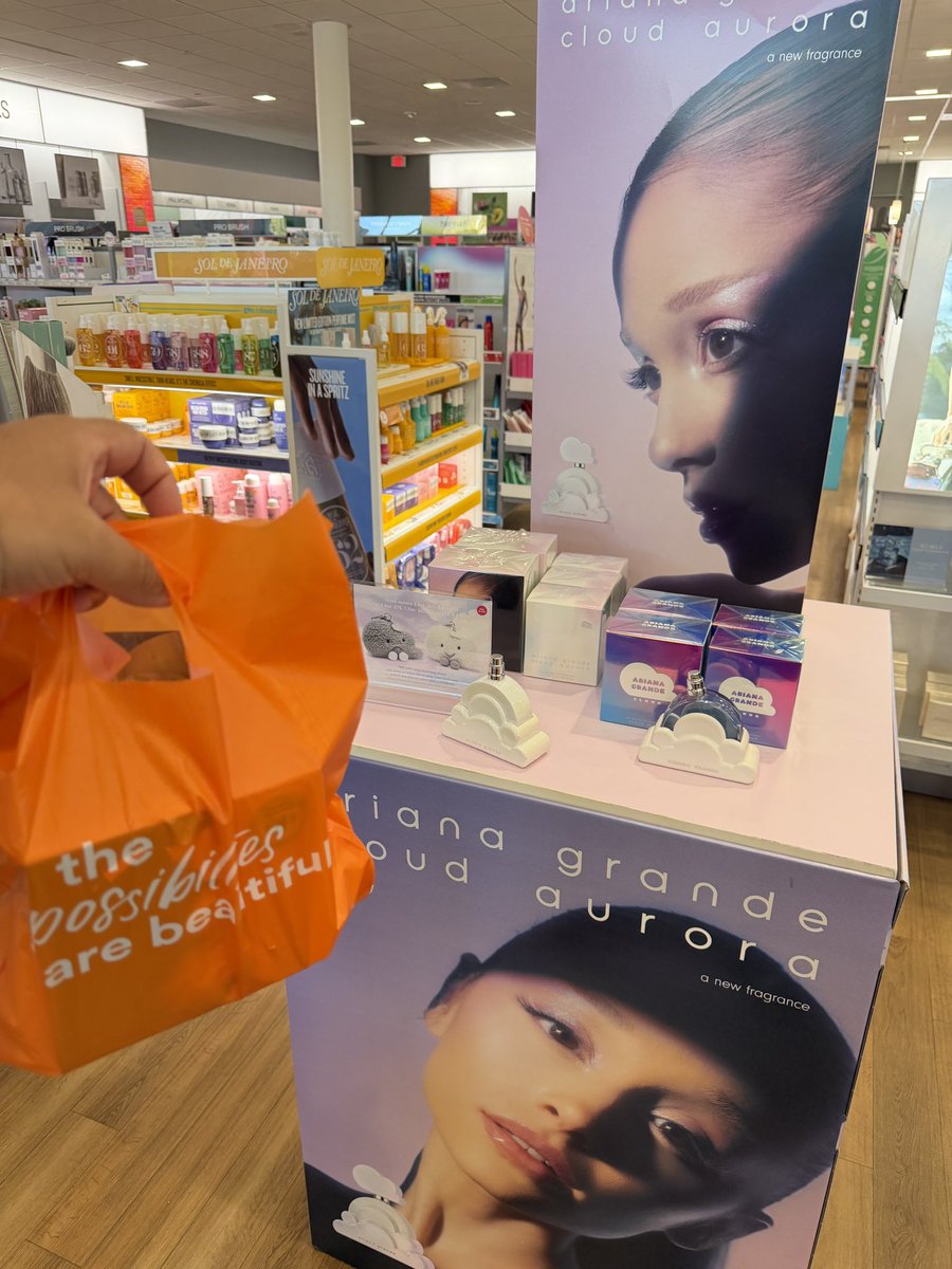 rockwellswift's tweet photo. ITS SO ADORABLE IM IN LOVE @TeamAriana @ultabeauty 🩷🫶 https://t.co/KDfkkS3oZy
