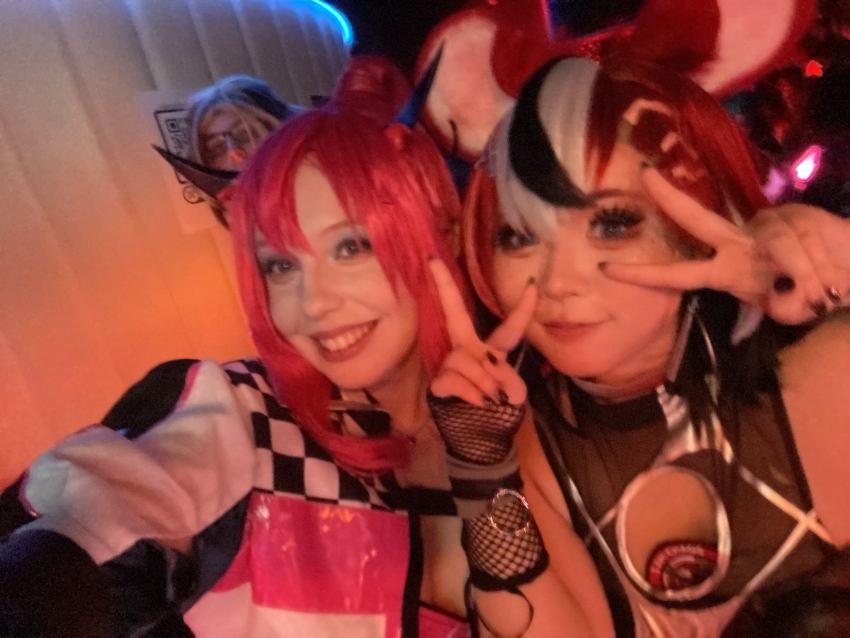 LunaireLive's tweet photo. Race queen and snake eyes baerys with my girl @Taotan_cos ❤️🩷
#hololive #IRySart #TeleBAE #BaelzBrush https://t.co/V8mv1PVeON