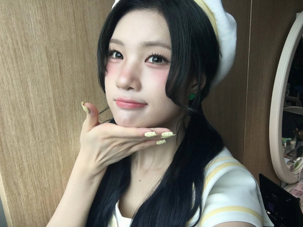 juunqx's tweet photo. Good morning yeorobunn 😼😼have a great monday <3 https://t.co/hIwTgEM8Mf