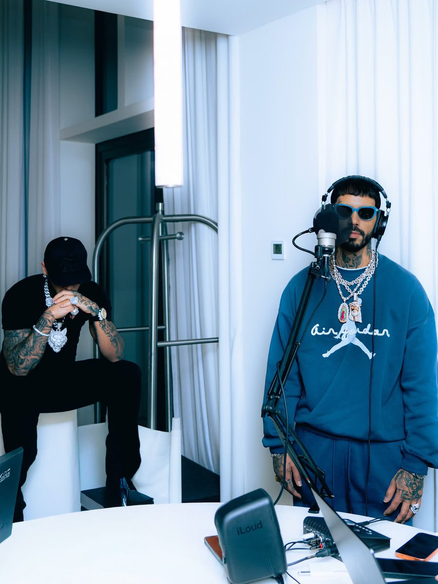 88Marc1234's tweet photo. Anuel x ROA 👹🐺 🔜 https://t.co/BC2fcks9f5