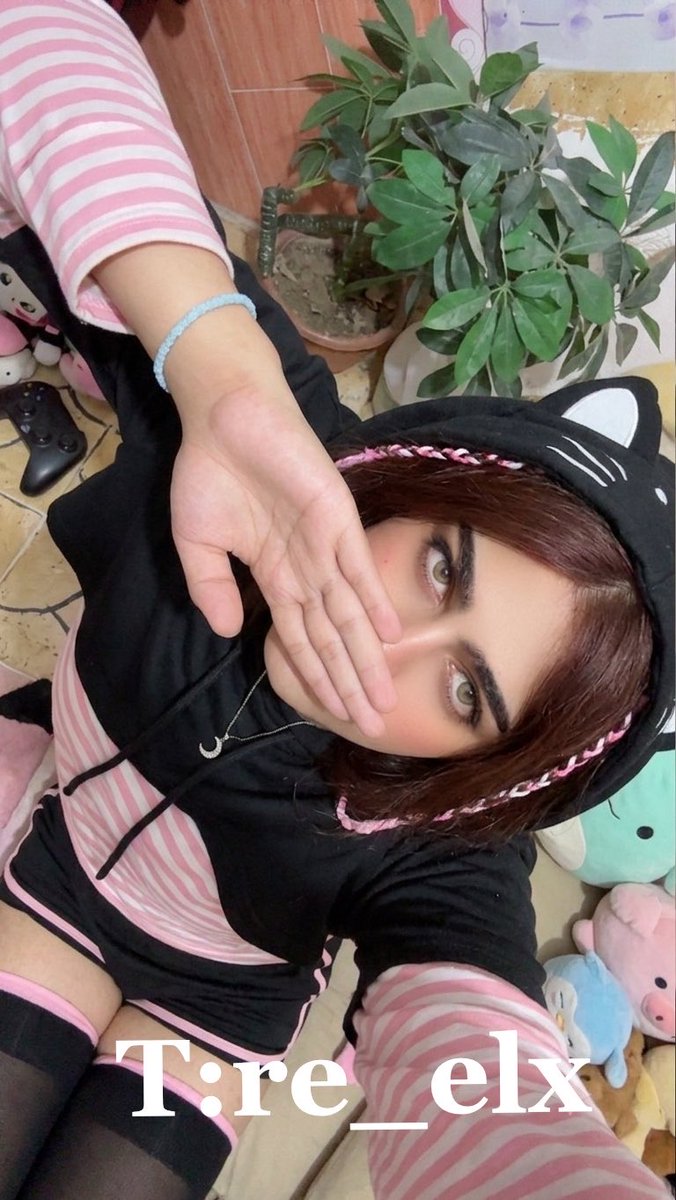 toshiz69's tweet photo. 💋💋 https://t.co/5uG21Uh8cv