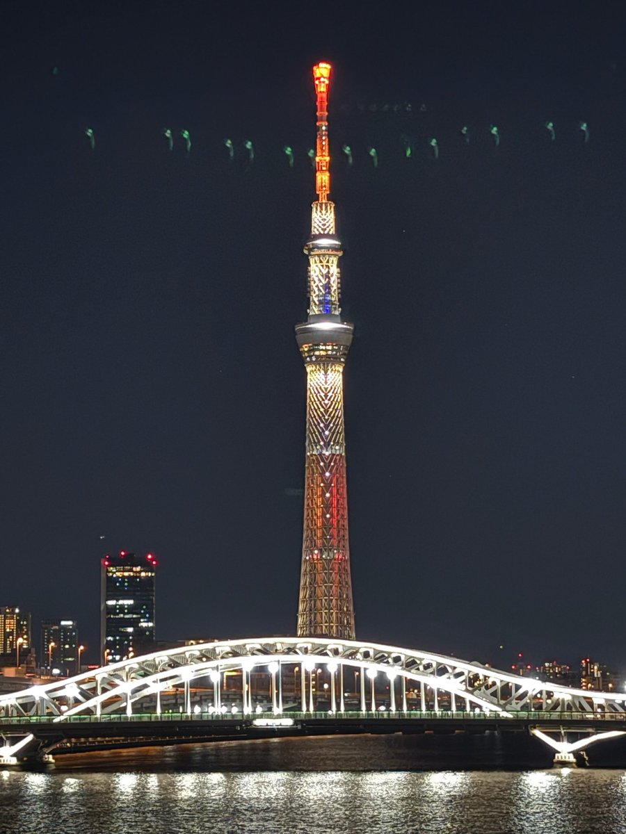 asakusa_navi's tweet photo. 🌟東京スカイツリー＆浅草情報🌟

おはようございます🙇‍♂️

浅草はどんより曇り空☁️

雨が降りそうな…☂️

今週は梅雨明けあるのかな…🌻

今夜のライティングは『幟』✨

今週も一週間よろしくお願いしますm(_ _)m

#浅草
#浅草天気
#スカイツリーライティング
#浅草なび

https://t.co/rSGwho6tRr https://t.co/fa33sT2g5S