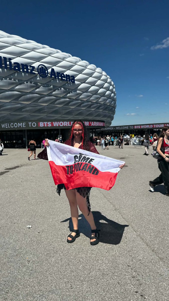olisyuuki's tweet photo. POZDRAWIAM WSZYSTKICH POLAKOW KTORZY NAS DZISIAJ ZACZEPIALI POLSKA GUROM!!!! https://t.co/3EPblbLLGj