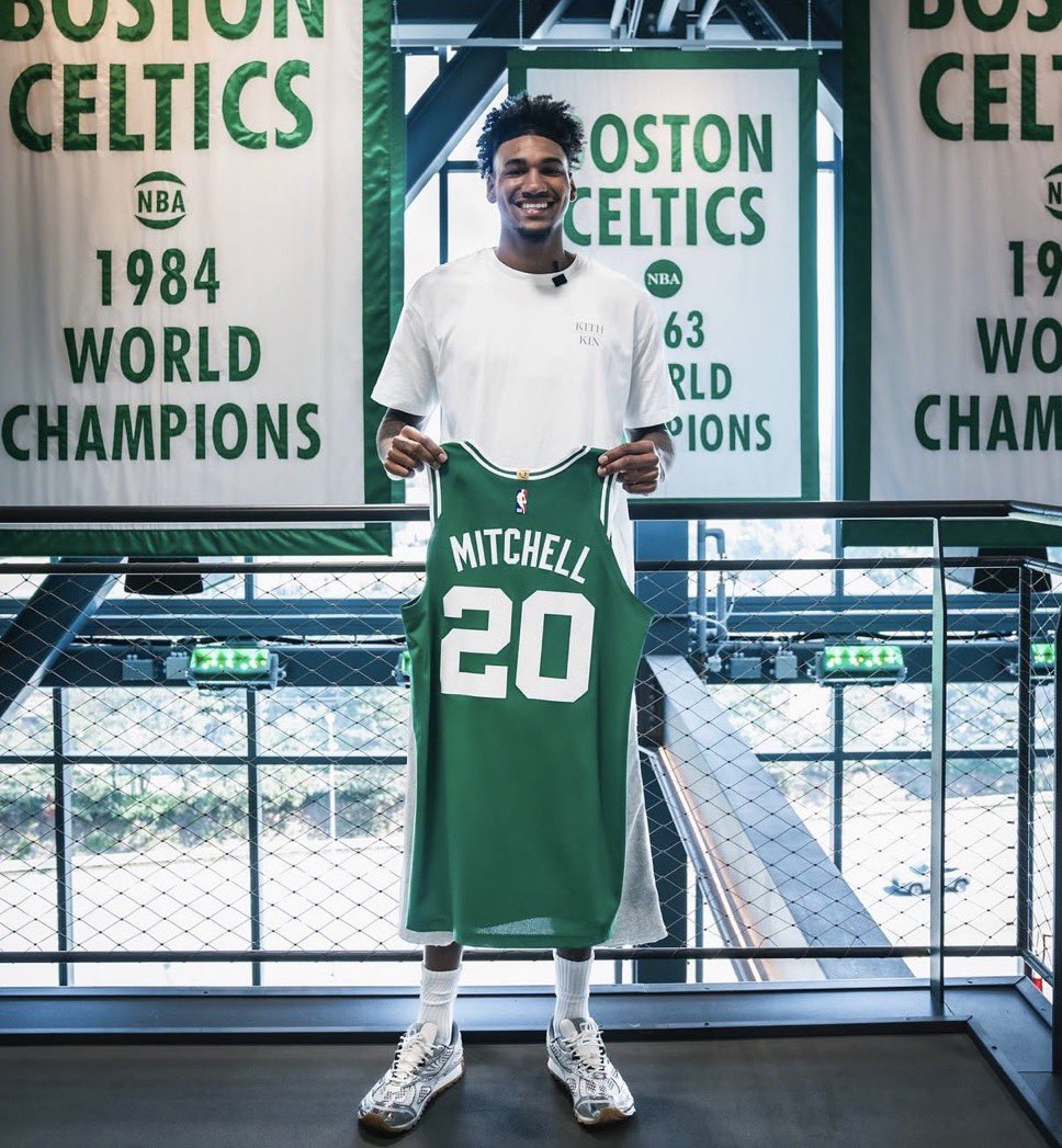 JTMadeMeDoIt's tweet photo. 24 Points, 8 boards, 6 Steals, 2 Blocks
2/5 3P - 40% 3FG

WOW! https://t.co/DxEpRBftEo