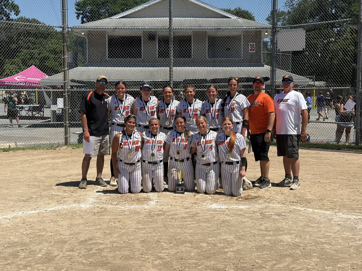 DDSB_Events's tweet photo. Huge congrats to 18u champions Keystone State Bombers and 16u champions Edge Softball! Thanks for a great weekend of ball ladies, and we can’t wait to see you next year! 🥎💜 https://t.co/x4Ib9slTG4