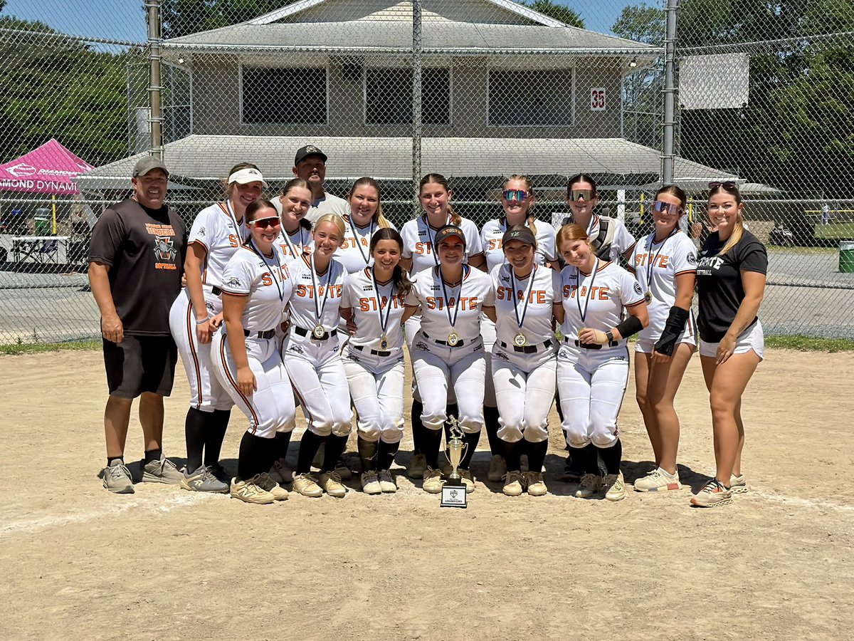 DDSB_Events's tweet photo. Huge congrats to 18u champions Keystone State Bombers and 16u champions Edge Softball! Thanks for a great weekend of ball ladies, and we can’t wait to see you next year! 🥎💜 https://t.co/x4Ib9slTG4
