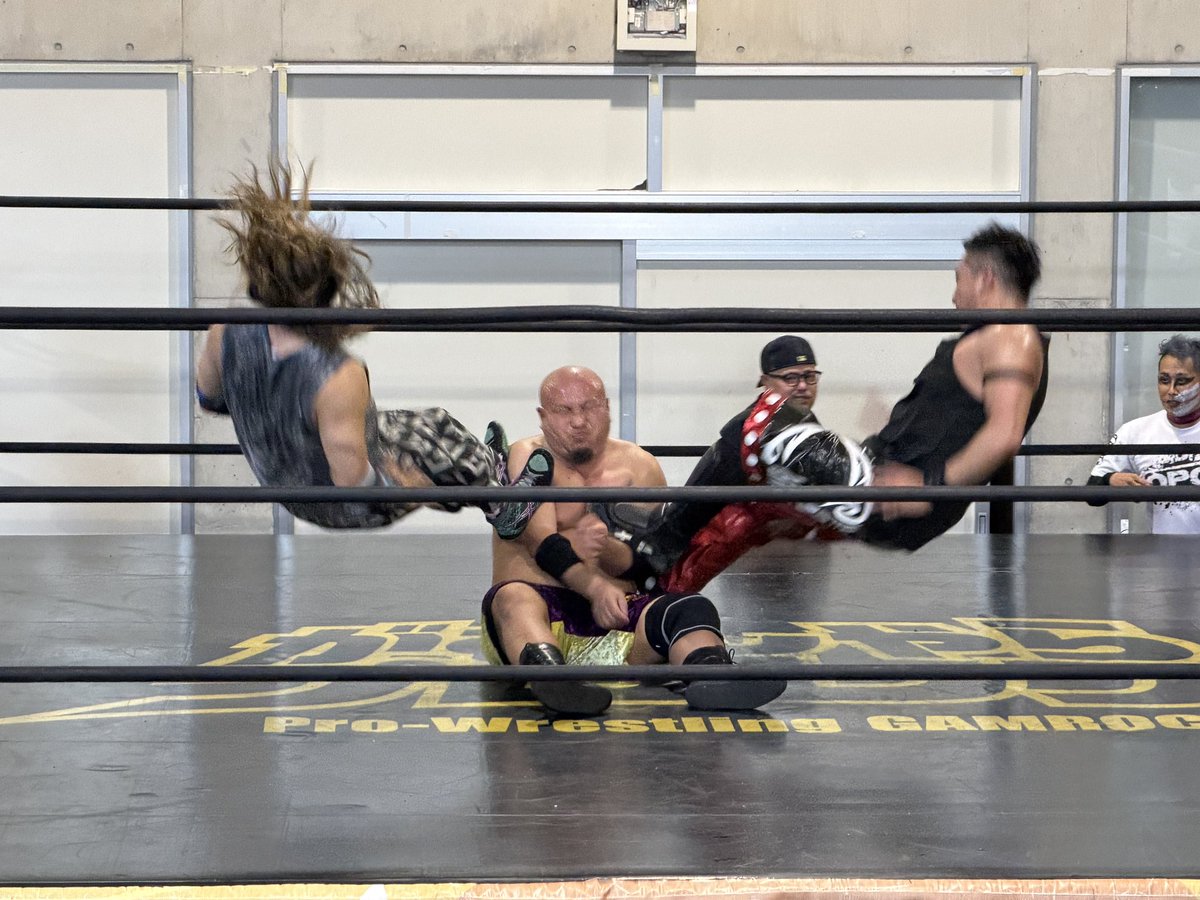 Phantomkneekid's tweet photo. #がむしゃらプロレス
乱魔
セクソ #opg https://t.co/MVUr0zmWSd