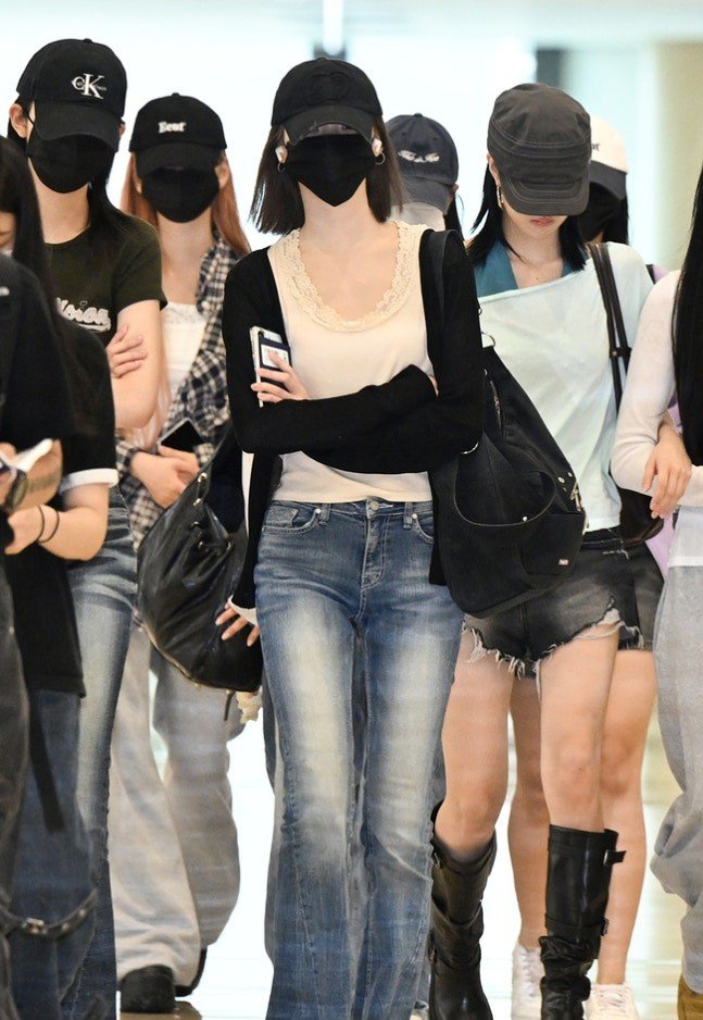 H2H_INA's tweet photo. 260713 GMP Airport🛫 - #JIWOO

JIWOO DARK HAIR

#Hearts2Hearts #하츠투하츠 #지우
@Hearts2Hearts https://t.co/pvQwOg5l4l
