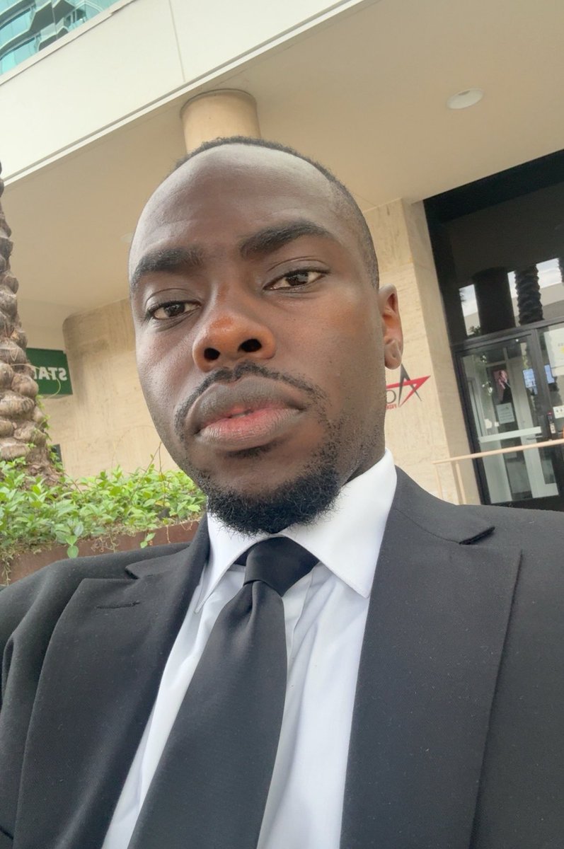 bayforpay's tweet photo. One thing a Black Woman is going to do is big you up. This lady just greeted me and told me I’m looking goodT.

Can’t tell me nothing 😊 https://t.co/zthlk6wxIk