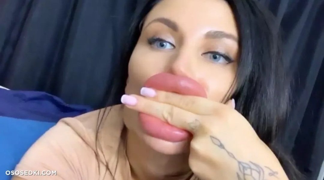 pinkbimbopride's tweet photo. 💕 Those #lips only have one purpose… do you know which one? 😉
#bimbo #bimbofication #blowjob #biglips #lipfiller #future #plastic #doll #plasticpositiv #enhancedlips #swollenlips  #nsfw https://t.co/82RBSI1gt1