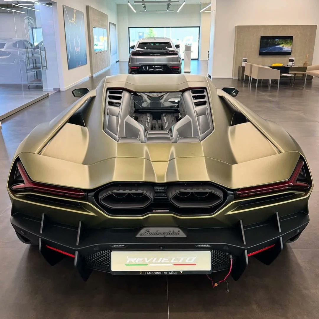 competitionreal's tweet photo. Lamborghini Revuelto 🔥 https://t.co/6AzA9qbNzf