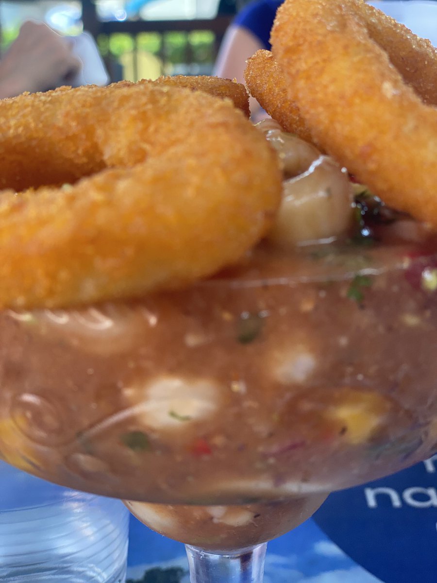vvdecastro's tweet photo. La armonía del compartir, una maravilla apreciar estos momentos 
#foodie #seafood #foto https://t.co/YX0oUObRbT