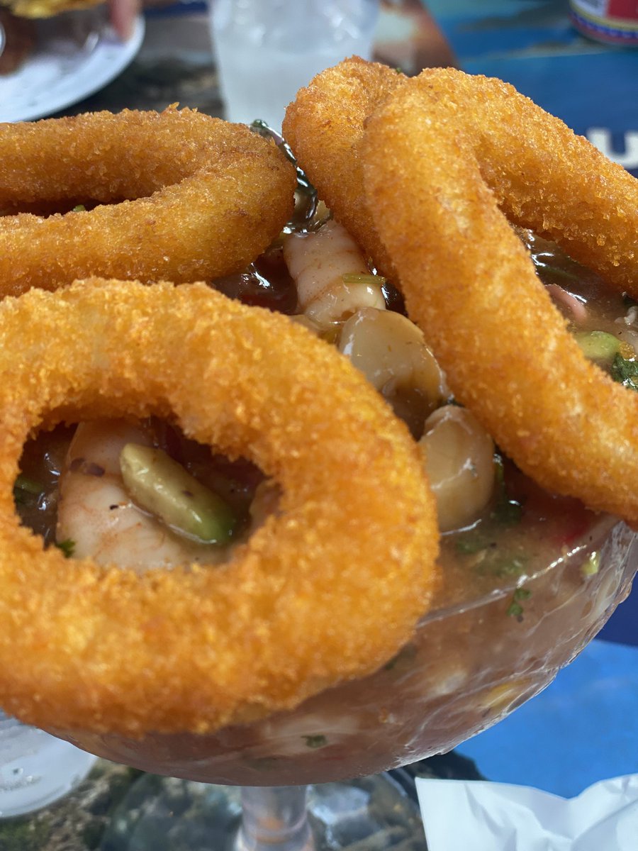 vvdecastro's tweet photo. La armonía del compartir, una maravilla apreciar estos momentos 
#foodie #seafood #foto https://t.co/YX0oUObRbT