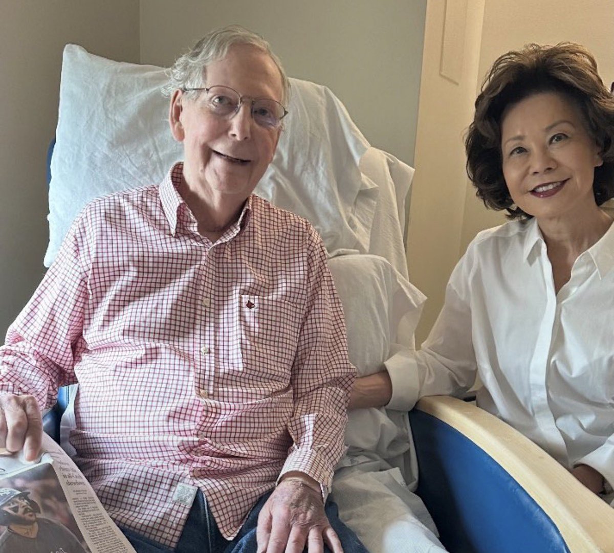 PhillyNJ0710's tweet photo. Is Mitch McConnell sitting in a hospital barrel?  That is one really awkward looking hospital chair! https://t.co/iyD49vEmKM