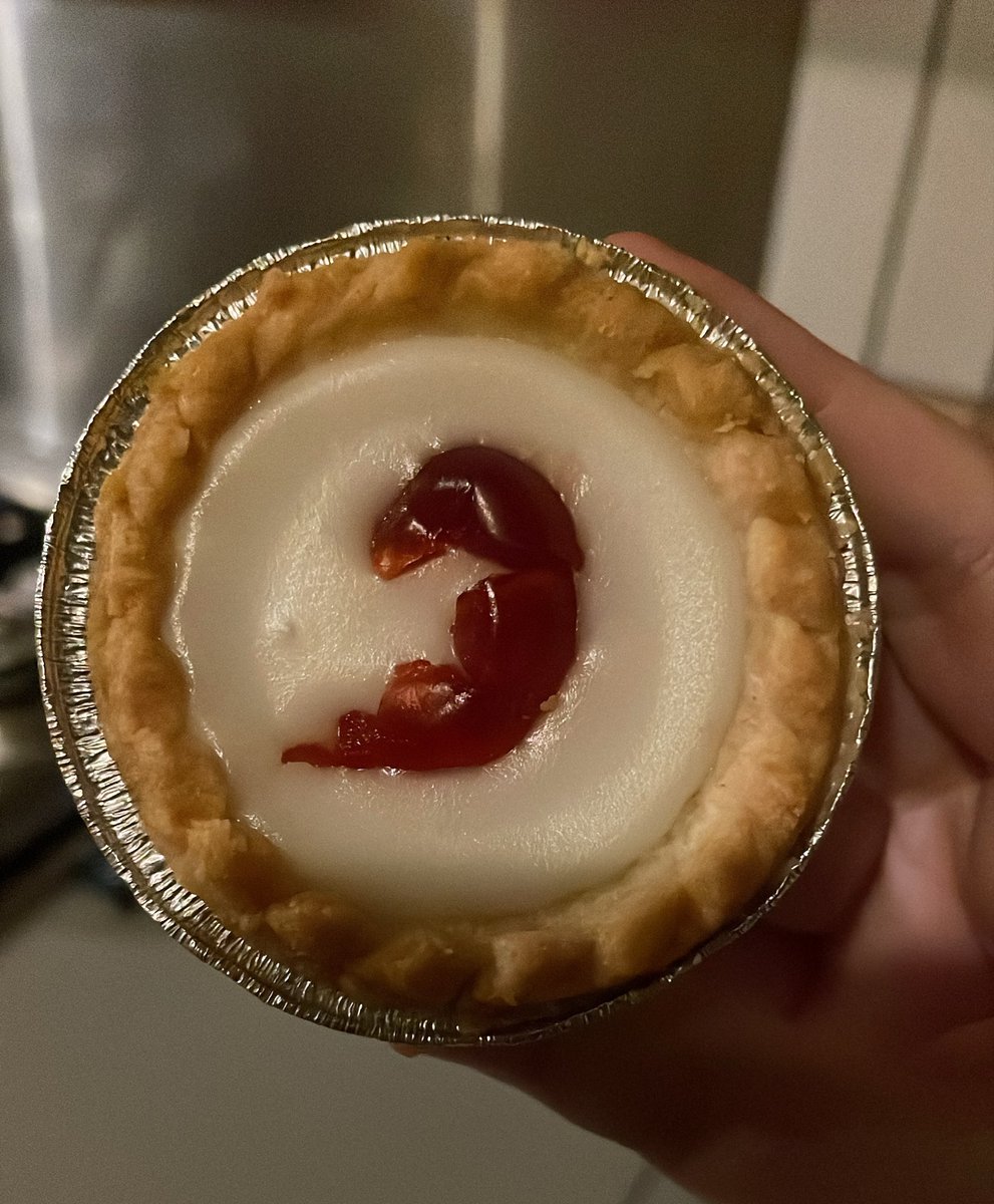 germcicles's tweet photo. ominously horse fetus shaped glass cherry in my mr kipling bakewell today https://t.co/kFKXOccPAK