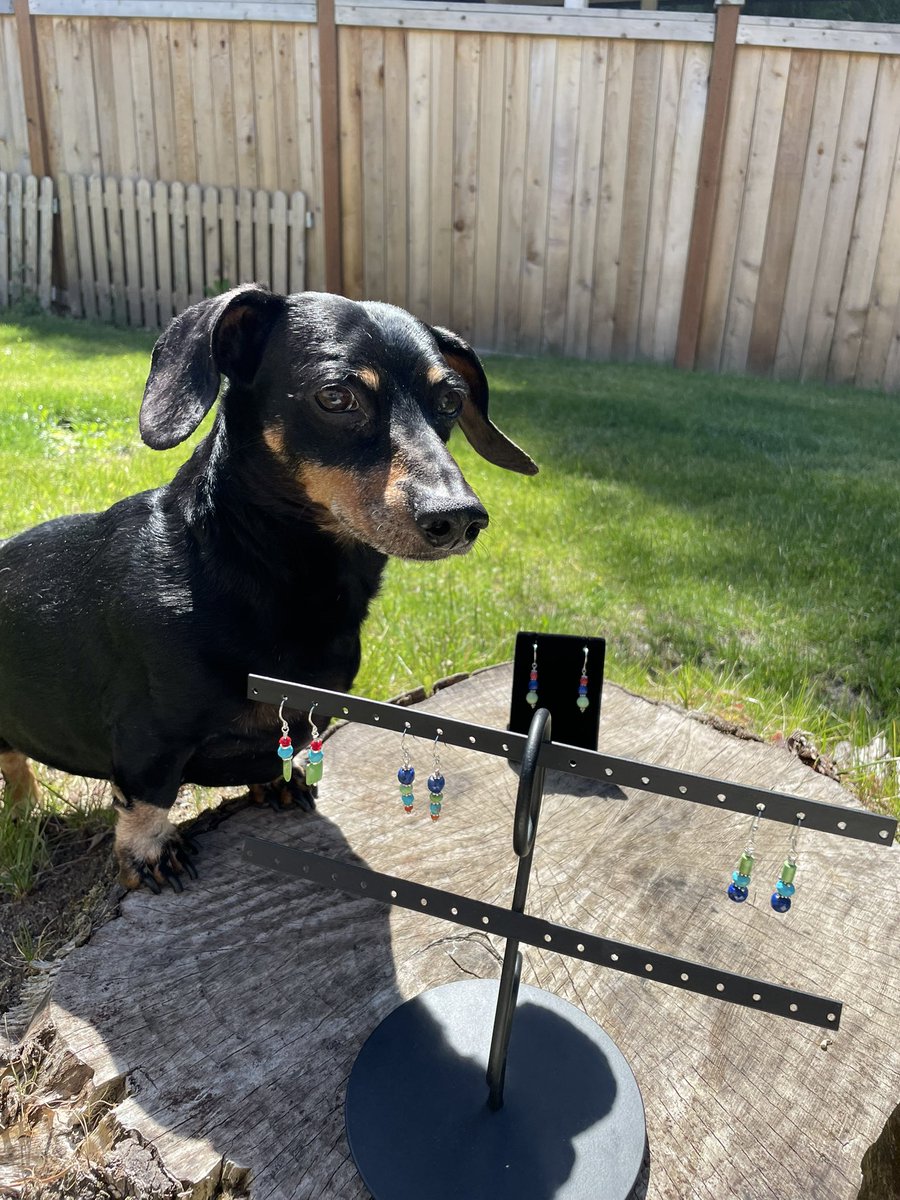 Gusterbear's tweet photo. It’s time for more jewelry! Made by me, Kid, with my own hands (and help from the dogs). These  are what I call Everyday Earrings: simple, casual, but they brighten up even your most basic outfit. Make your jeans and sweats look effortlessly stylish! US shipping $5 https://t.co/8uUWyURYtj
