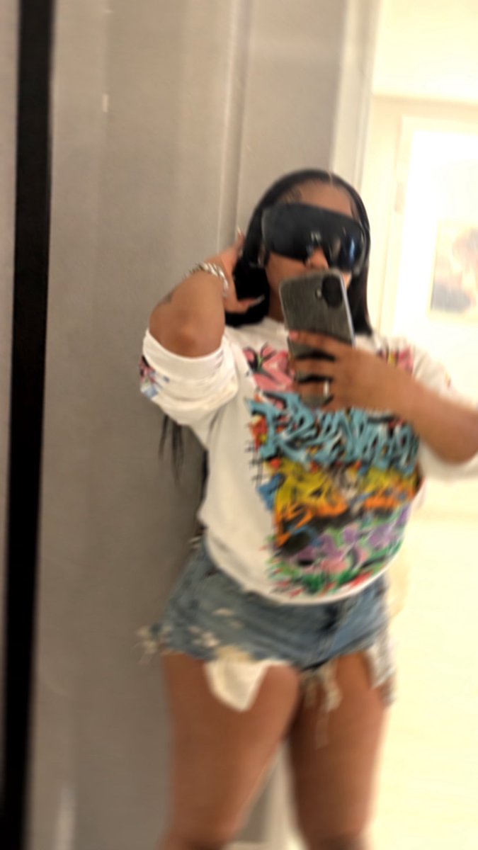 JaylaMari1's tweet photo. Ion see nobody but me😙🤩 https://t.co/5DDGCmcEyu