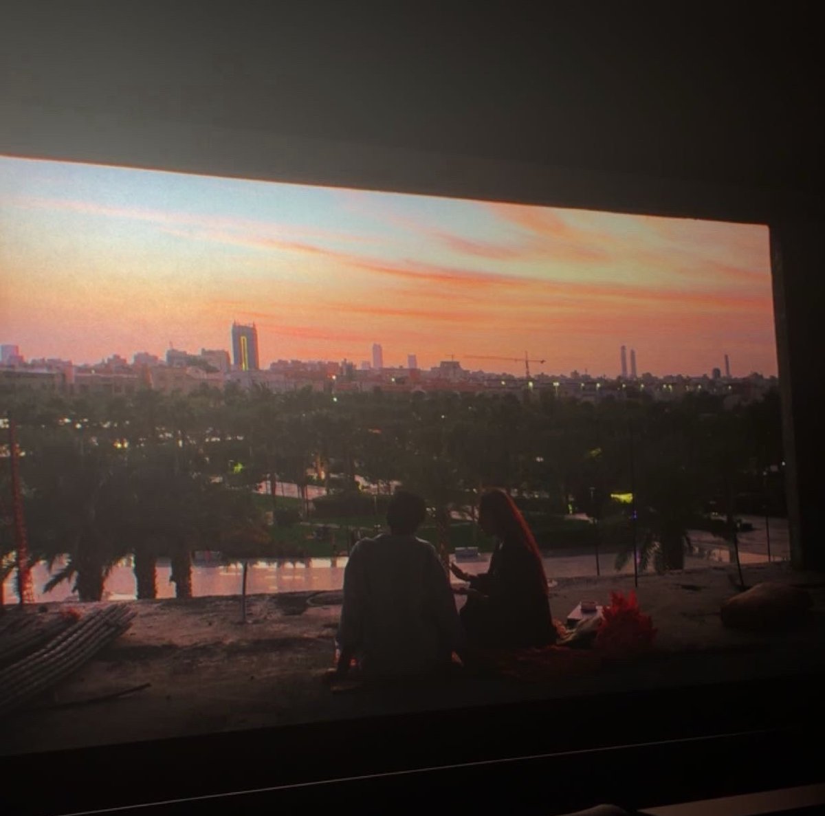 silently70's tweet photo. اول شي تسويه تمر على المرحوم ثاني شي  أطلق فلم جداوي جونااااان https://t.co/bwzOfJGiGH