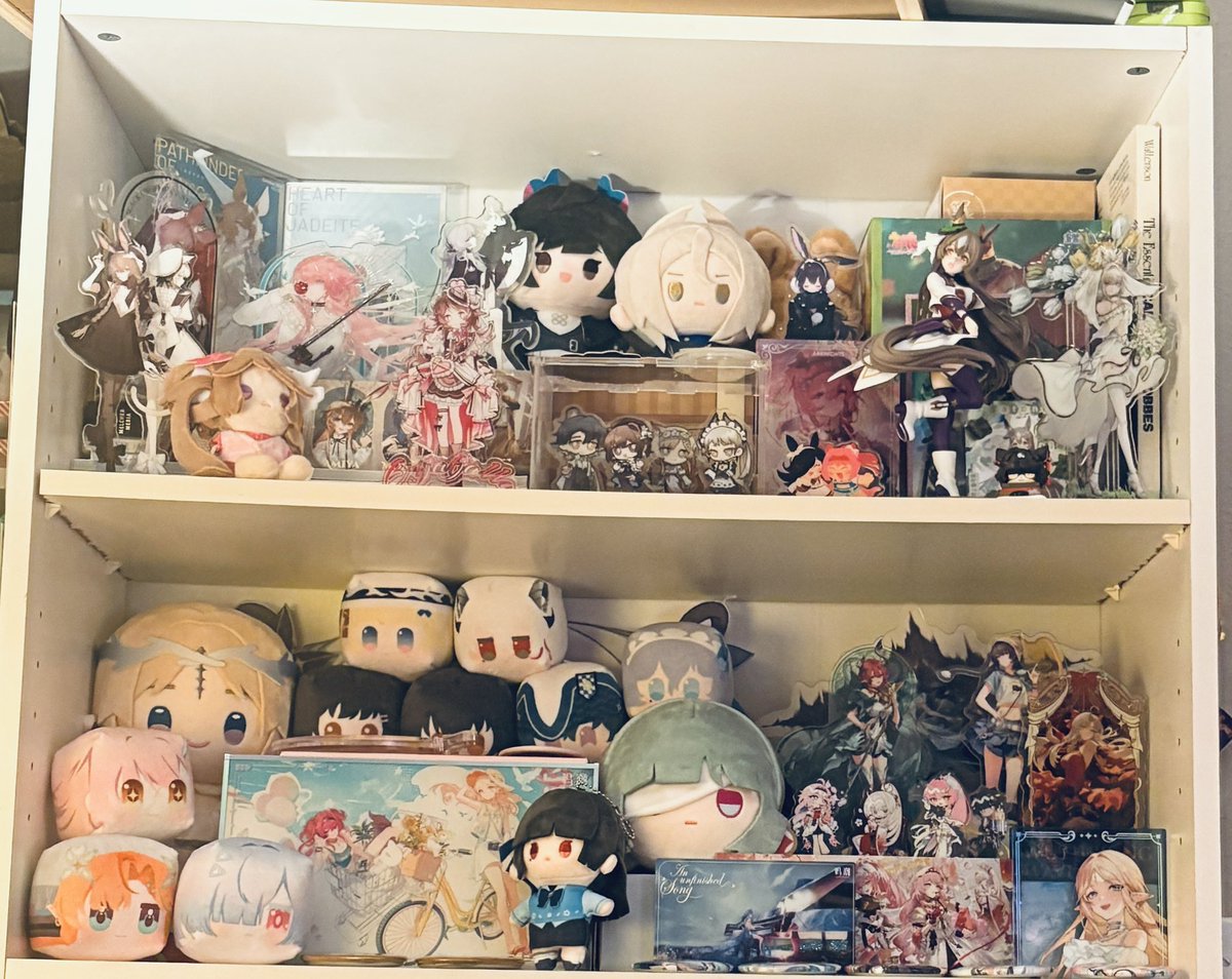 machitan_7's tweet photo. cleaning progress… can you tell i really love arknights and wuwa? 😭 i’m excited to finish up the rest of my room 🤧 maybe once it’s clean i won’t mind taking photos in here 😭😭😭😭 https://t.co/BjleI8CNTz