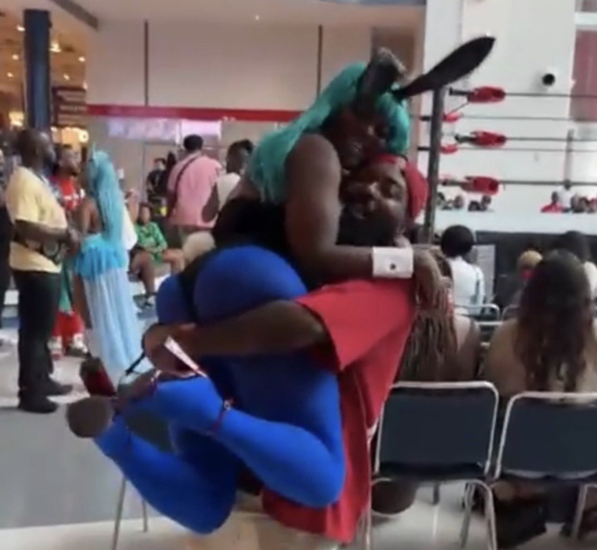 RossIsClutch's tweet photo. Good vibes at Dreamcon 😂 https://t.co/cgbwCQwHxL