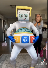 girldarkhelmet's tweet photo. screenshot from a real video i just saw https://t.co/voZ1F2IJLv