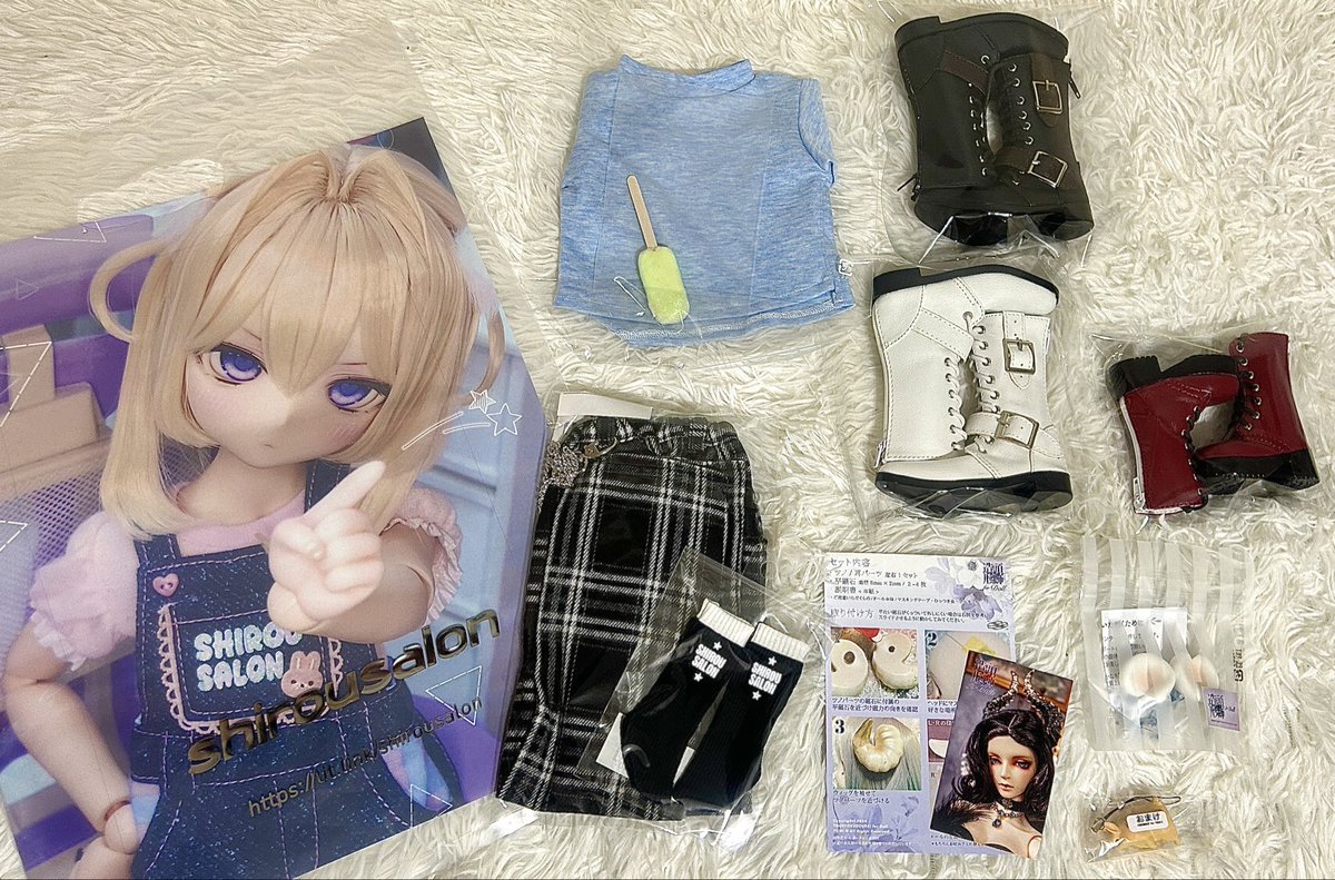 Daice59's tweet photo. おはようございます☀
先日の戦利品です✨✨✨
お世話になった皆様誠にありがとうございます🙇
大切にさせていただきます！！！
-お召し物-
@shirousalon 様
@doll_Alice0222 様
-履き物-
@atelierdoll2007 様
-耳-
@yamTdoll 様
#ドール #doll #アイドール77 https://t.co/saNpl36oY0