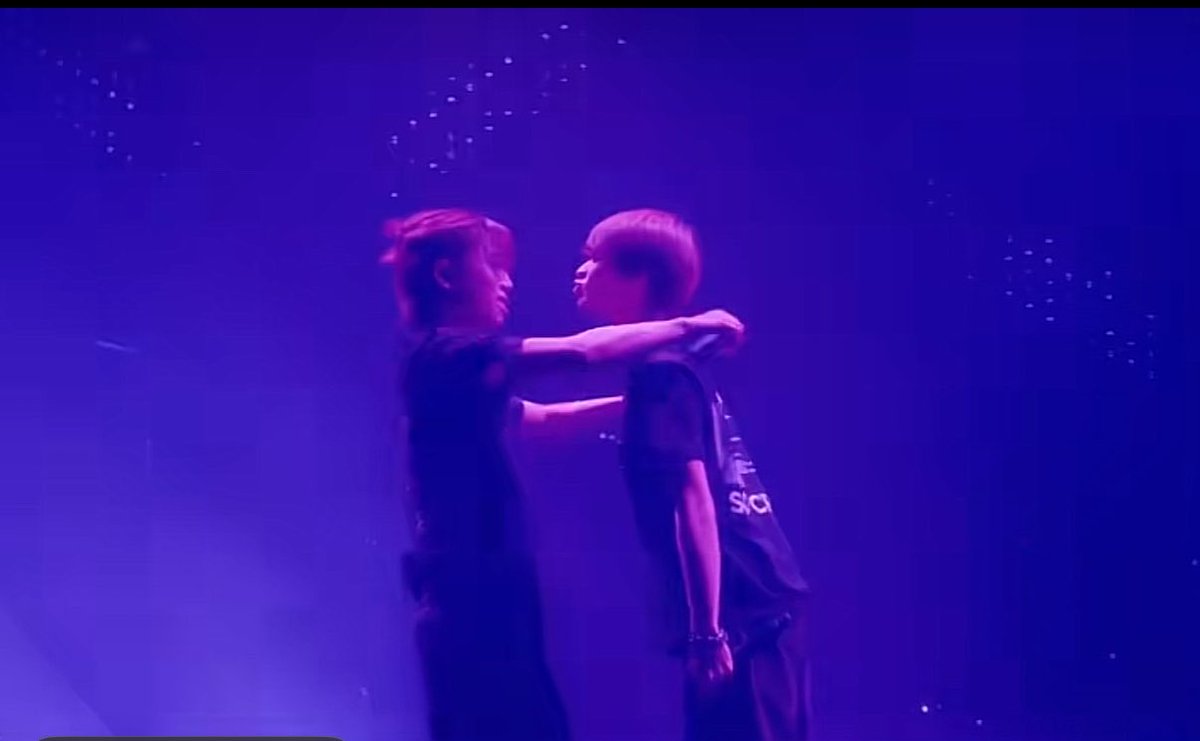 lxrr2_'s tweet photo. 💥マジで最高普段自分からハグとかしないのに何まじ😭💖石川もハーフアップで来ないかな https://t.co/7UlpyeFNmb