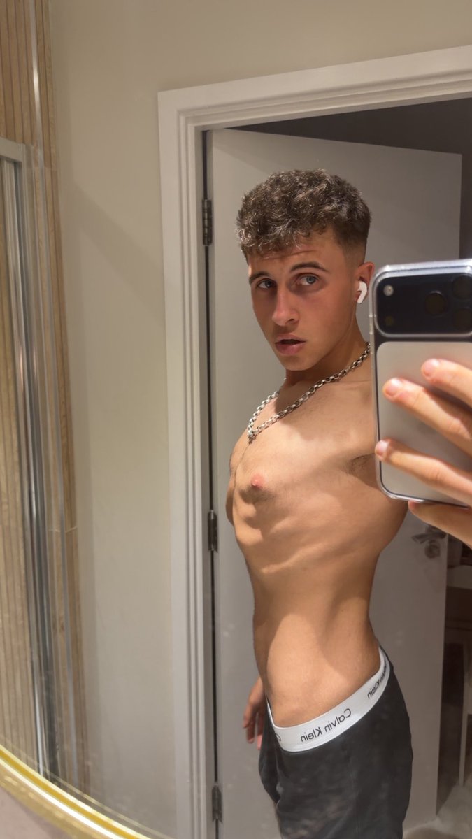 lucasjacksson's tweet photo. i wanna get abs
#gay #mlm #gay19 #gaymanchester #gaynottingham https://t.co/14ts3z5sOD