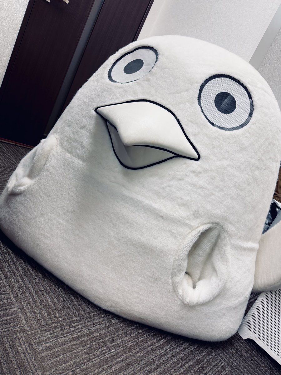 watch1987's tweet photo. ついにうちのからしくんもお引越し。長らくうちの事務所のマスコットとして鎮座しておりました。あれから10年経つんですね。 https://t.co/LxQYxZPDVZ
