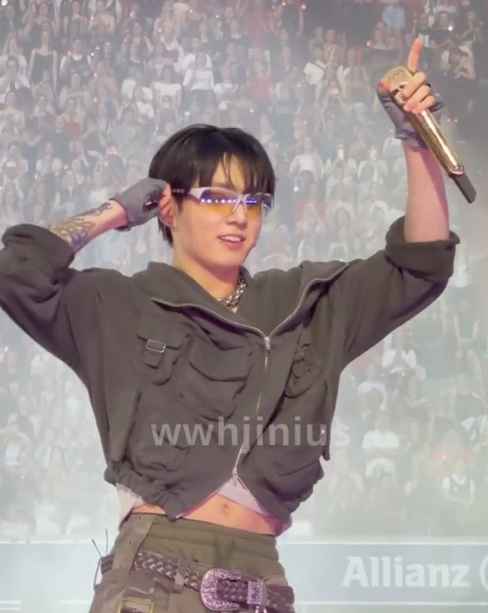 MINNYPZ's tweet photo. เสื้อ crop กับเอวน้อยๆและแก้มกลมๆ และการบิดสะโพกที่คุ้นเคย จริตคุณหนูปุ๊ก 🔥 https://t.co/FeVf25KOmI