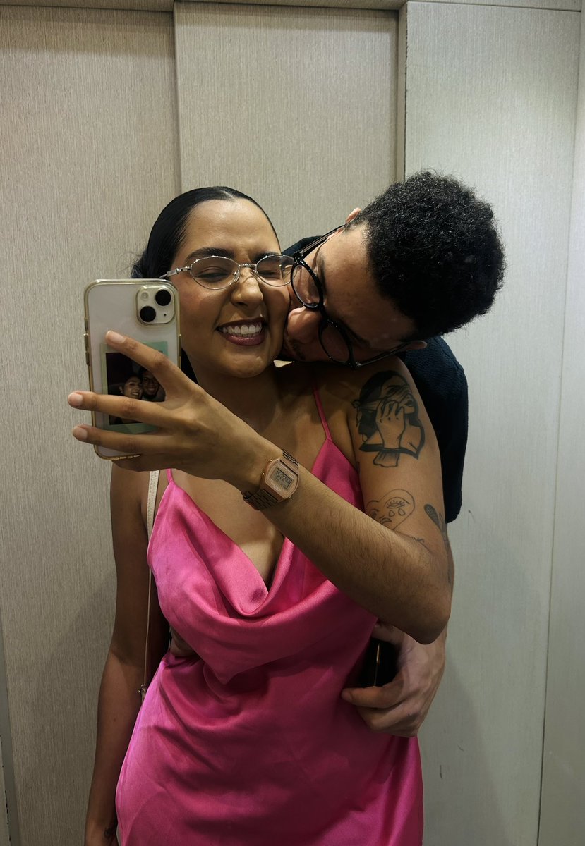 lzzcr_'s tweet photo. na moral amar é gostoso d+ sou apaixonada neste homem 🙏🏽 
graças a deus tornei logo meu marido https://t.co/vAM1NMt3hE