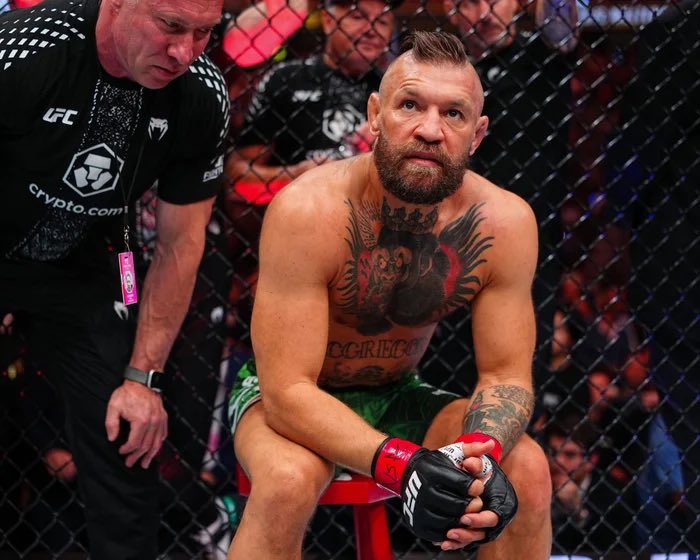 BumCertifiedTM's tweet photo. Conor really came back just to remind everyone why retirement exists. #MMA #UFC #Washed https://t.co/bTuTheRdh5