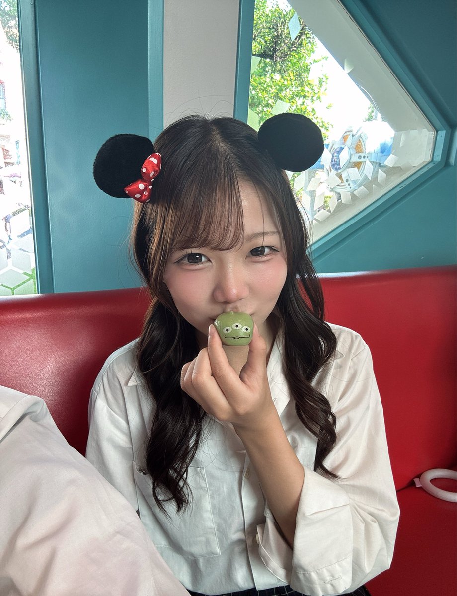 _mi7mi3's tweet photo. 制服ディズニー行ってきたよ♡⸝⸝⸝
 #アイドル https://t.co/jpLxb7KuvG